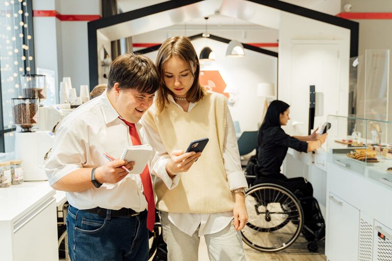 Smartphone Accessibility Features for Easier Daily Tasks